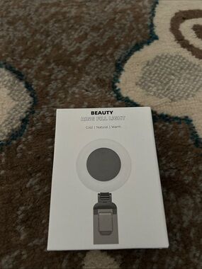 Ring Fill Light Clip-On - White